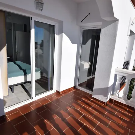 Ladera Panorama 2 *